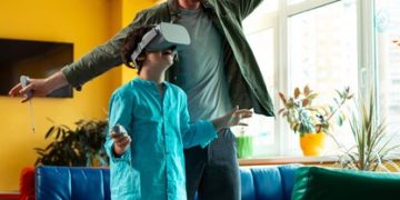 Unlock New Revenue Streams: How US Retailers Use VR Demos - Cover Image